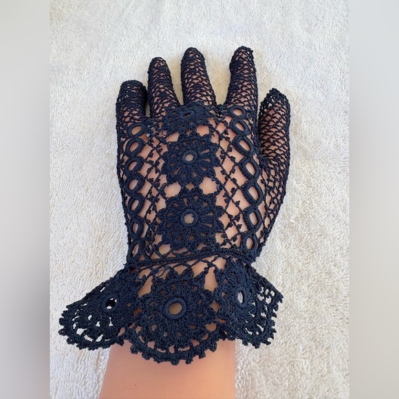 Vintage Ladies Indigo Blue Handmade Crochet Lace Gloves - Picture 5 of 7